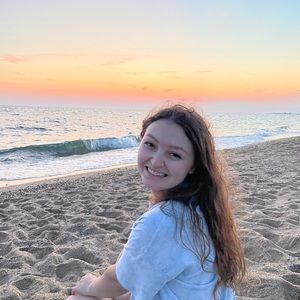 Meet your Posher, Caitlyn